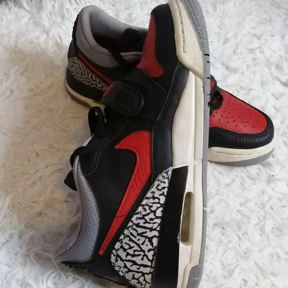 Nike Air Jordan Legacy 312 Low bred cement athletic basketball shoes size 5Y